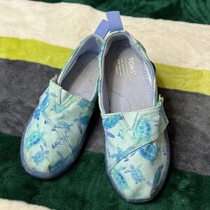 TOMS Kids Sea Turtle Slip-On Sneakers in Aqua & Blue Size 11